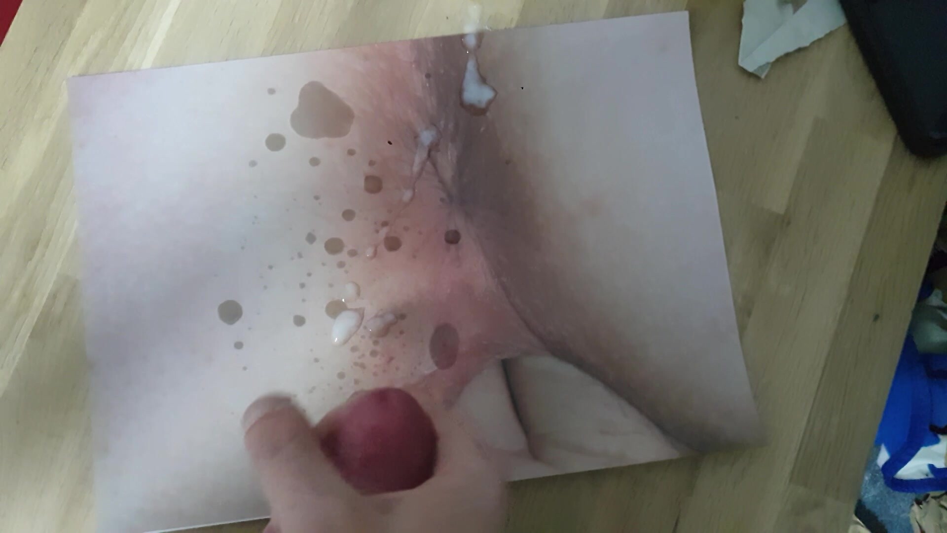 Abspritzen auf Tinas/nudeforyou geilen Arsch(Cum Tribute)